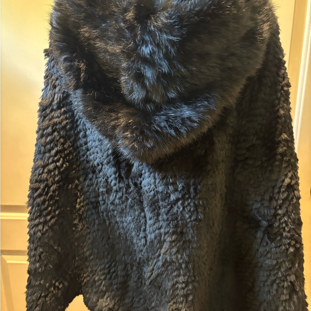 STEFANEL 100% Black Rabbit Fur Hooded Shawl - Picture 2 of 4